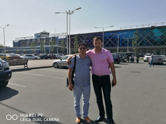 Félicitations à Tony pour un agréable voyage d'affaires au Tadjikistan